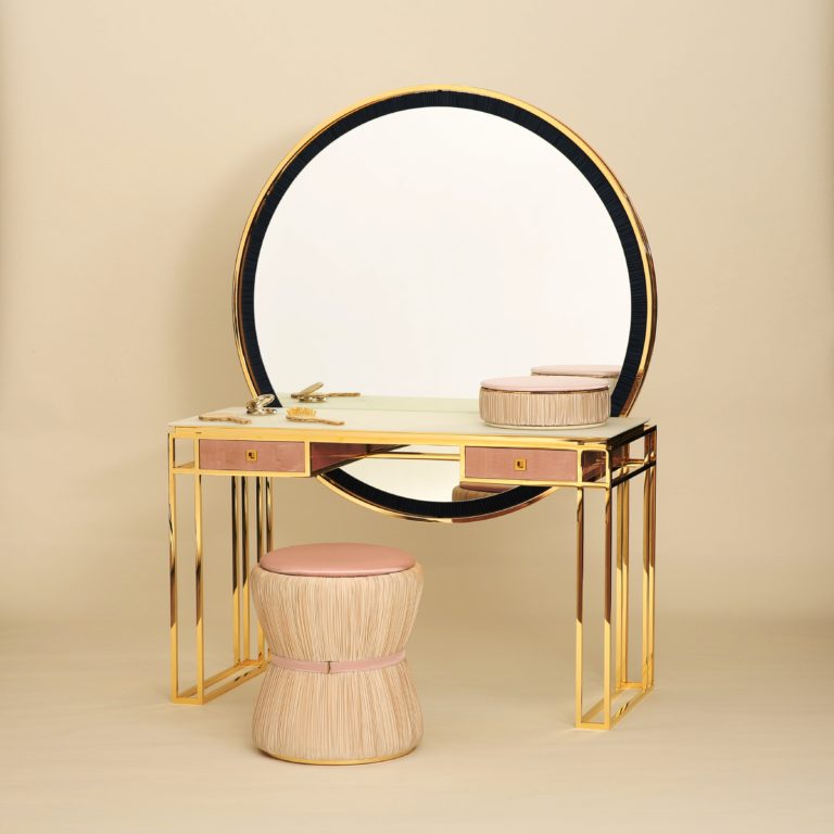 Dressing table: features, shapes, and colors