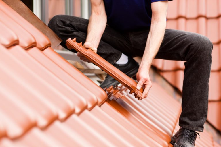 7 Warning signs that your roof needs repair
