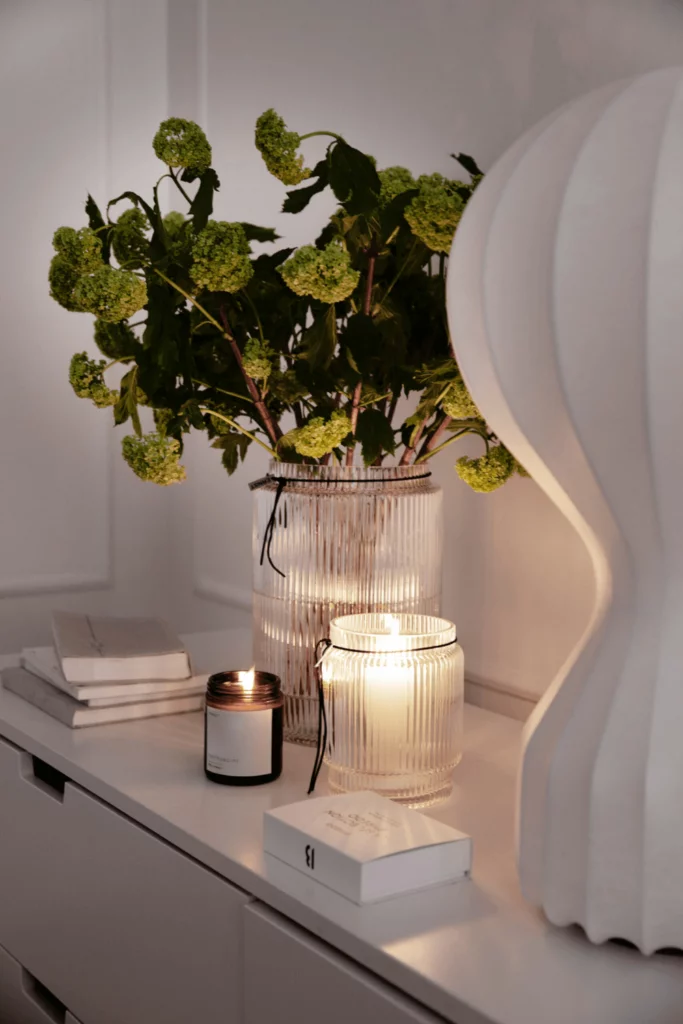 Modern Vase Trends And Ideas That We Ll See A Lot In 2025 Hackrea 7 Vase Trends Material 683x1024