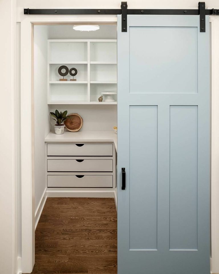 Sliding pantry door: what type is right for a small pantry?