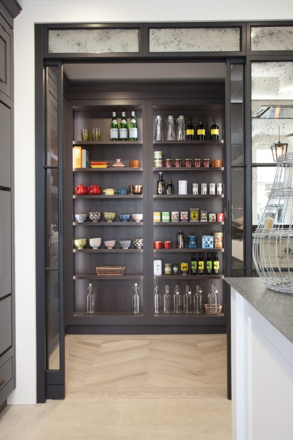Hidden pantry door: design ideas and tips - Hackrea
