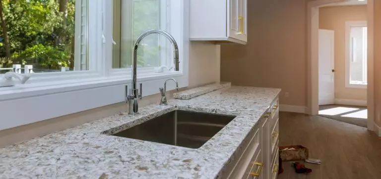 White granite kitchen countertops: types, features, and design ideas