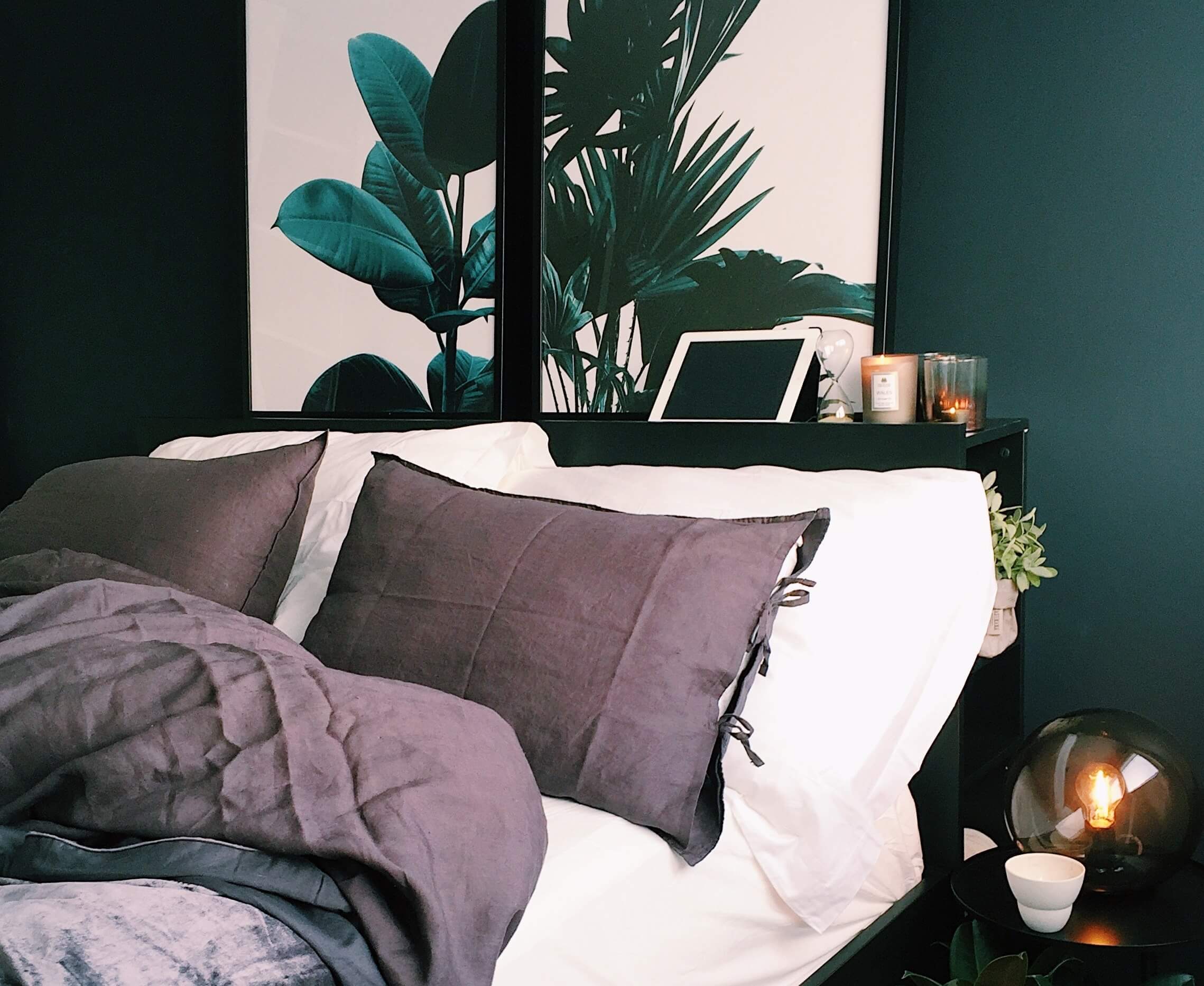 Teal bedroom: features + 9 stylish ideas (with photos) - Hackrea