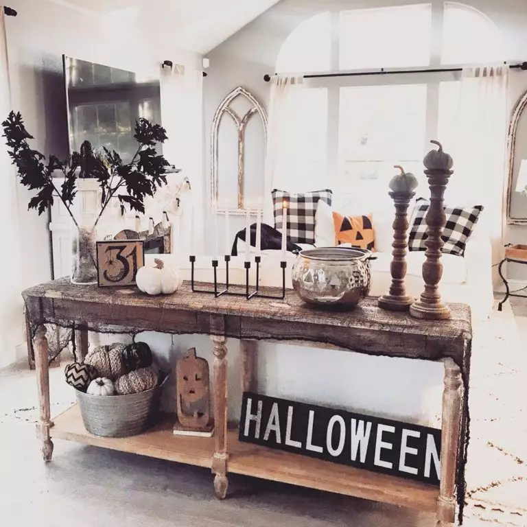 Déco d&rsquo;Halloween 2023: tendances et idées pour les intégrer à votre intérieur (20+ photos)