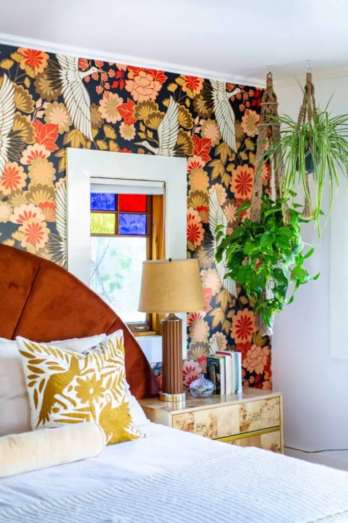 master-bedroom-wallpaper-trends-you-should-try-in-2025-hackrea