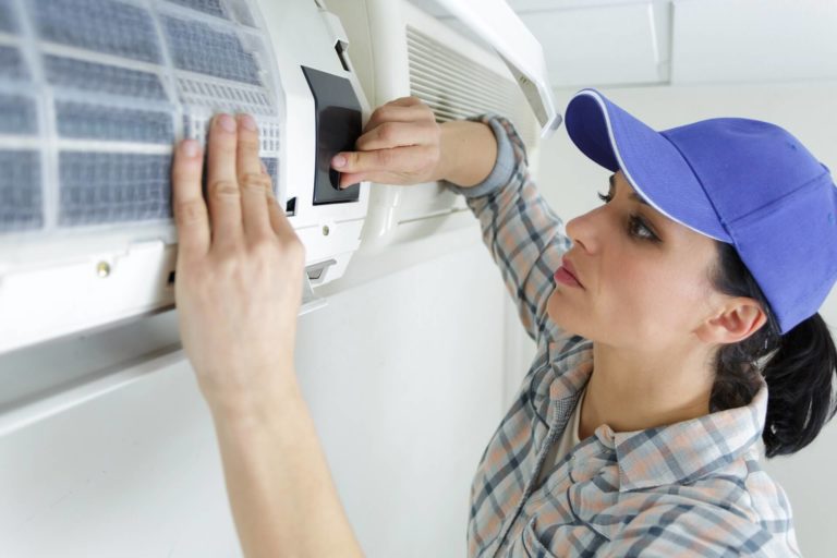 7 Signs you need to call an AC technician