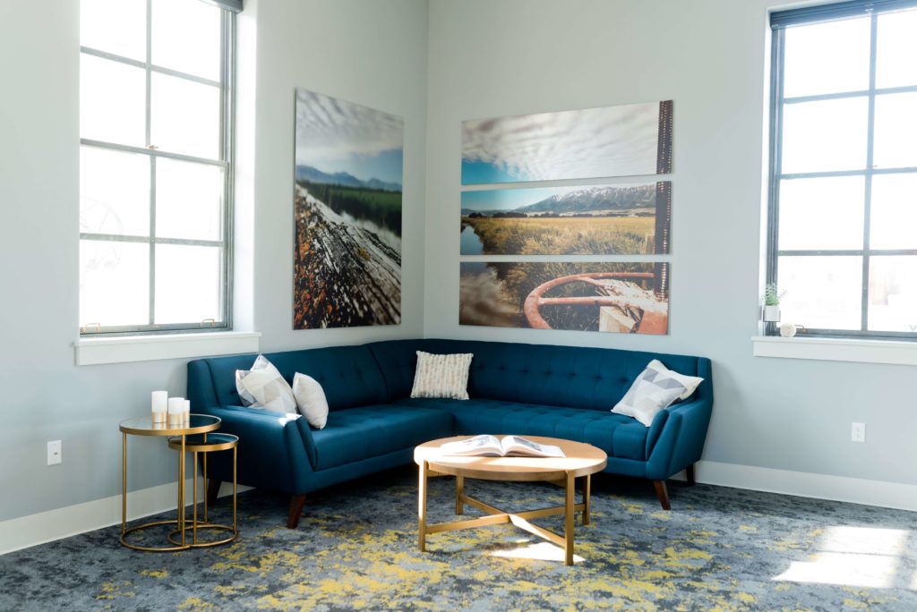 How to choose a corner sofa for small spaces: an ultimate guide with ...