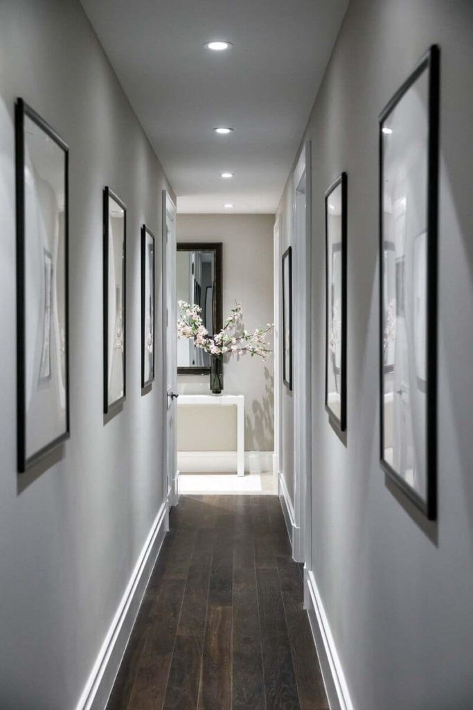 10 Fabulous wall decor ideas for a narrow hallway: maximum creativity within a small space - Hackrea