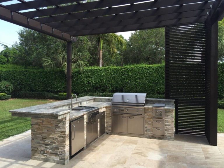 Outdoor kitchen countertop ideas: bring the indoors out in a functional way