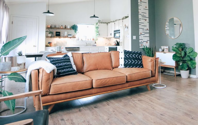Throw pillows for tan couch: the ultimate guide for a perfect color matching
