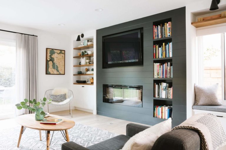 7 Ultimate black shiplap fireplace ideas: an impressive combination of comfort and sophistication