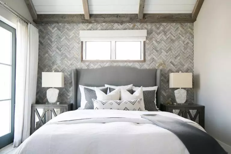 Herringbone accent wall: fantastic design ideas, helpful tips, and an enormous amount of inspiration