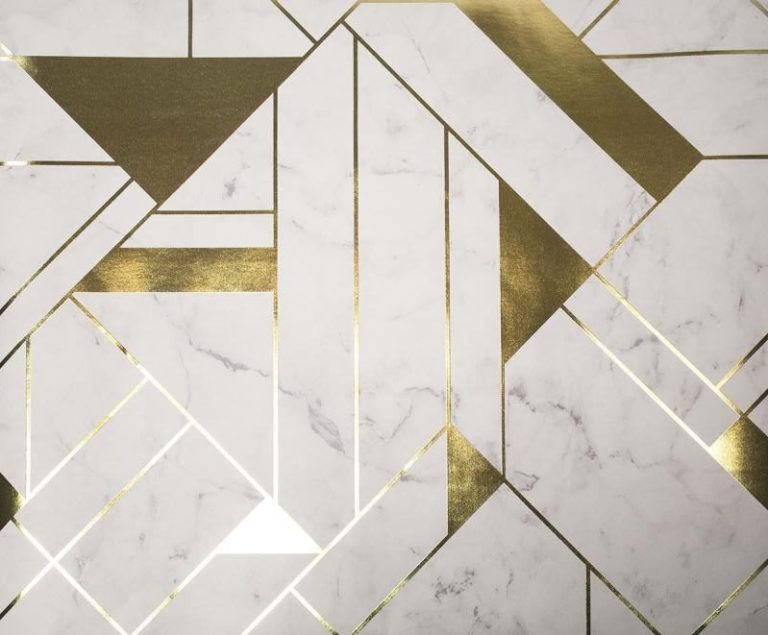 White and gold backsplash ideas: embrace the classic duo for an exquisite result