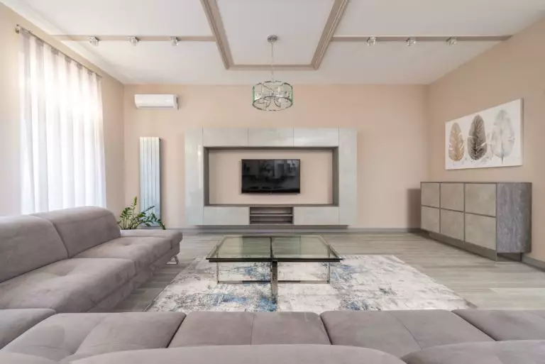 Warm beige paint colors for living room: timeless hues from Sherwin-Williams