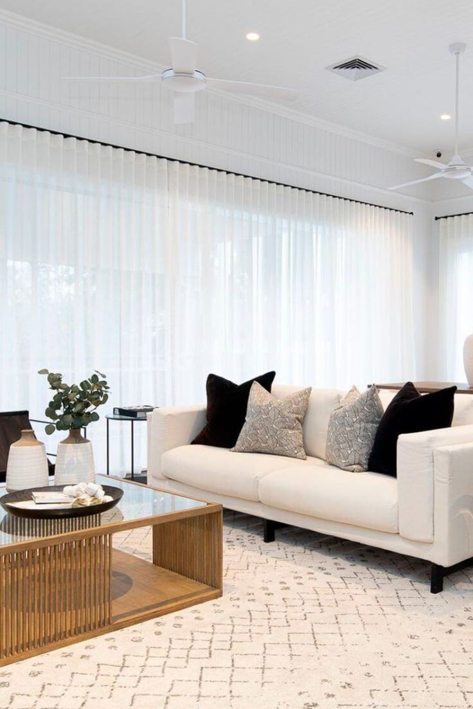 Chic white sheer curtain ideas: delicate, stylish, and versatile - Hackrea