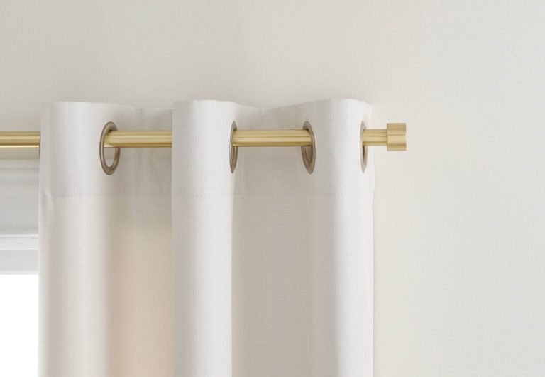 Striking gold curtain rod ideas: trendy materials, designs, and styles