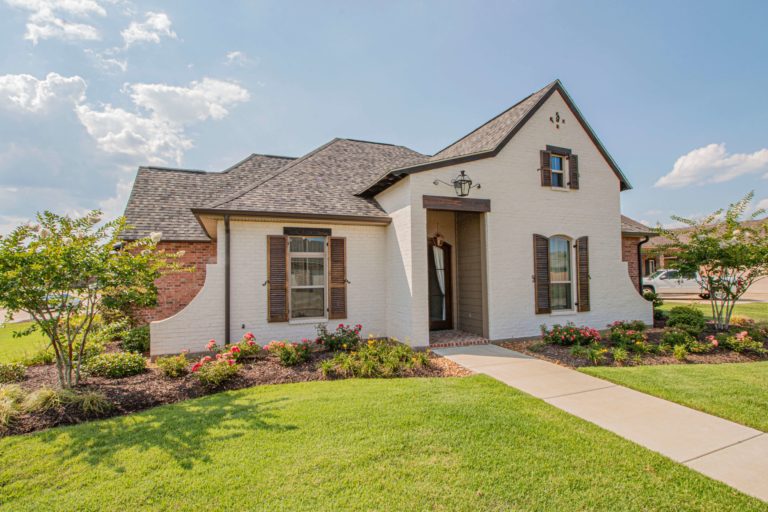 What paint goes with a brown roof: bring the colors outdoors