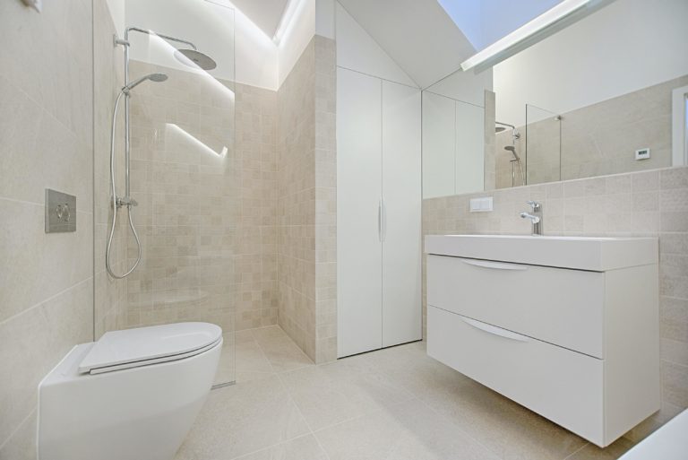 Small bathroom ergonomics: design tips and rules