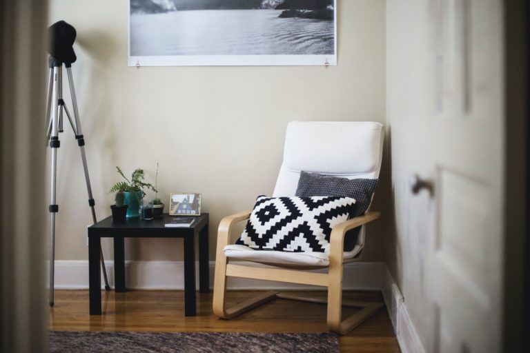 Decorate the Bedroom Corner Like a Pro: Top 11 Design Ideas