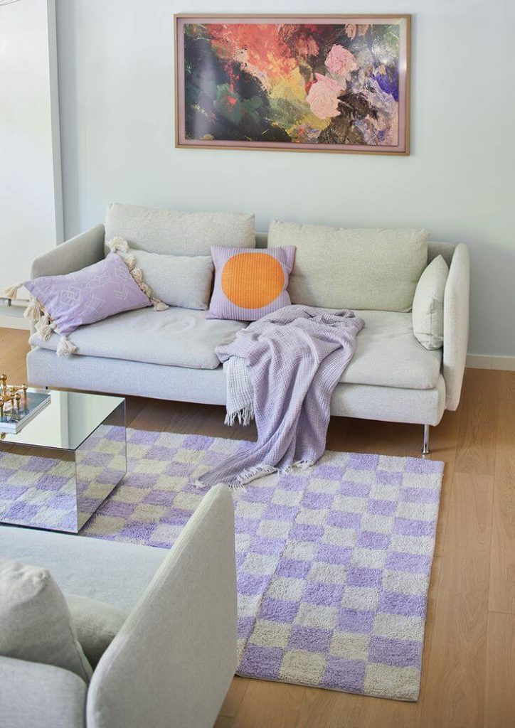 How to Style a Checkered Rug Like a Pro - Hackrea