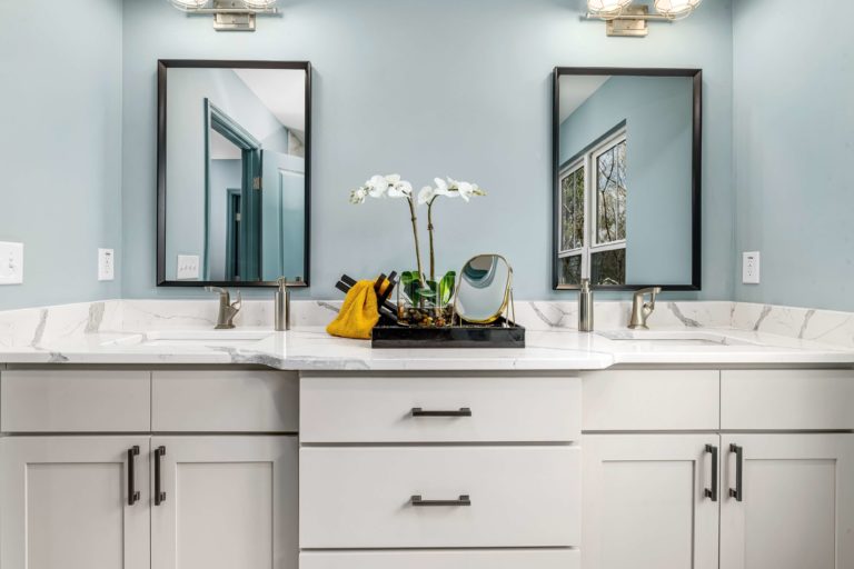 Gray Bathroom Vanity Ideas to Fall in Love With