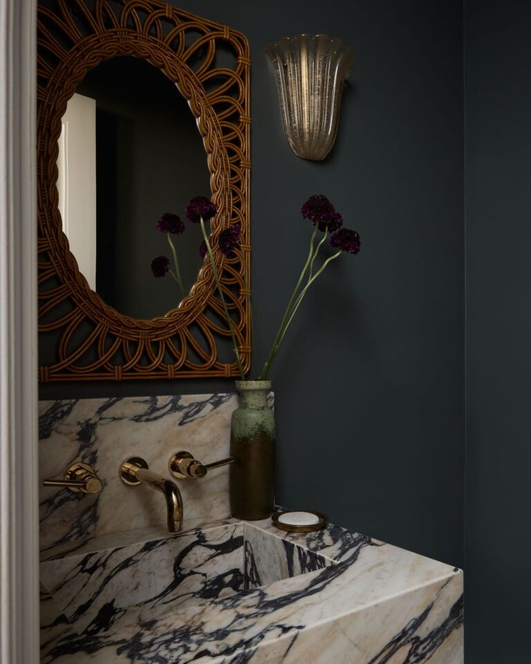 Regent Color Regent Green 2136-20 (Benjamin Moore): What Color Is, Review, and Use ...