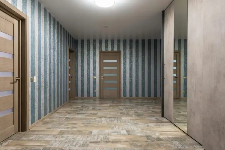 30+ Best Striped Wallpaper Products and Design Ideas