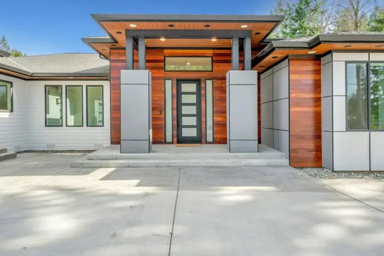 4 Ways to Connect Outdoor Lighting With Your Smart Home