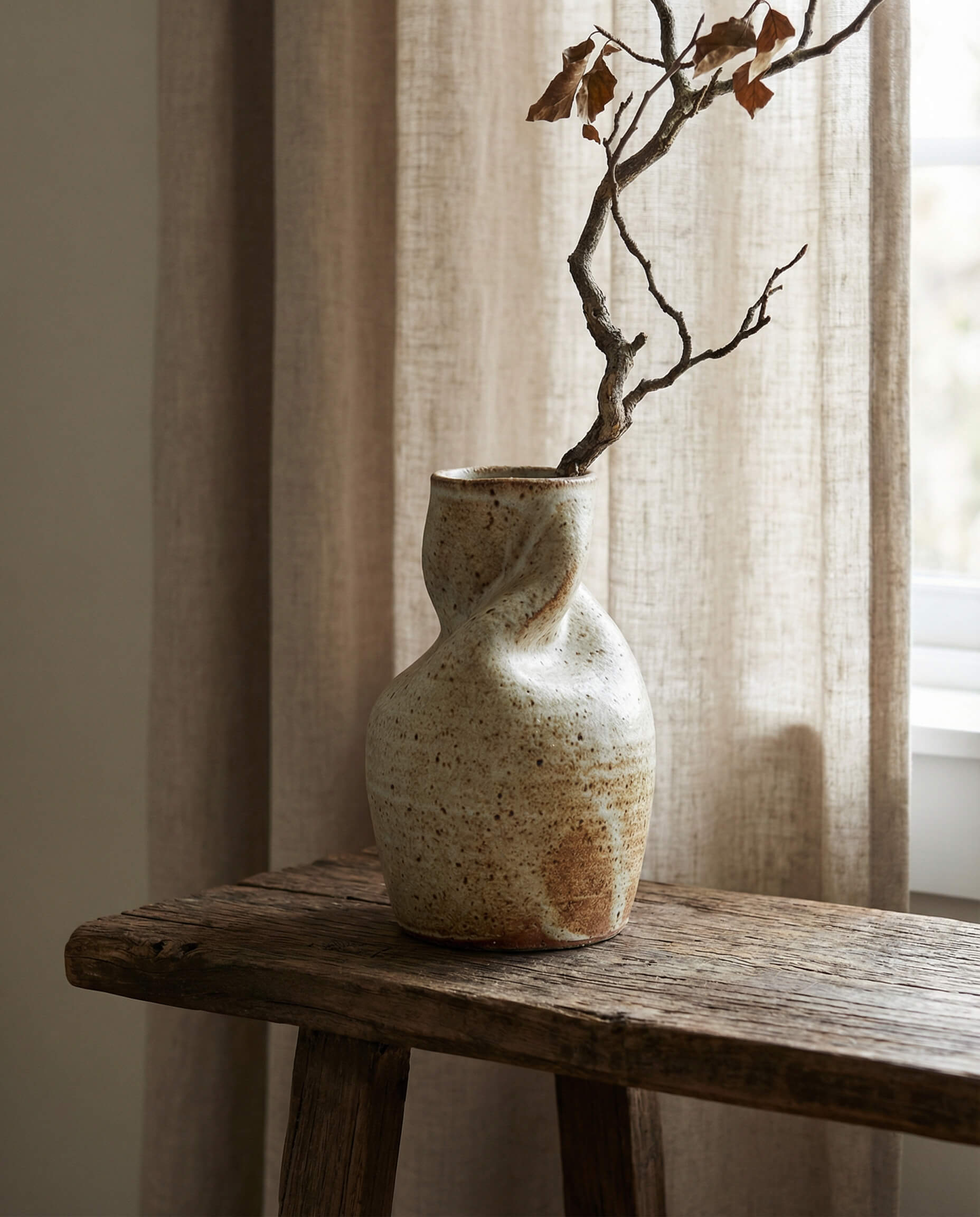 6 Modern Vase Trends for 2026 (And How to Style Them) - Hackrea
