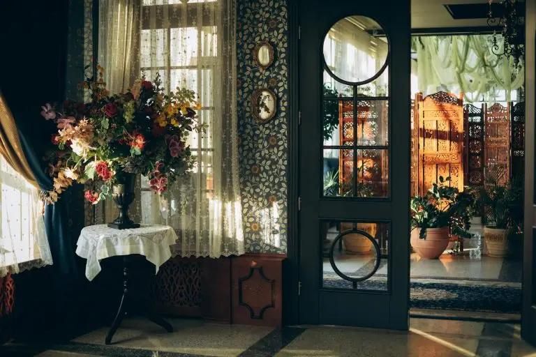 Fresh Flowers in Interior Design: Why They Belong in Every Design Strategy